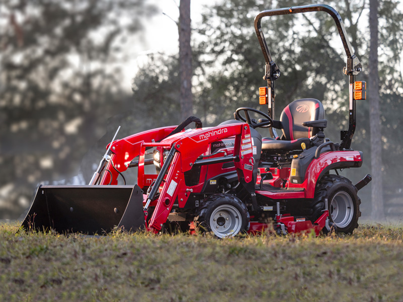 Tracteur sous-compact Mahindra au Lac-Saint-Jean