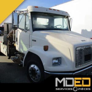 Freightliner FL60 usagé avec plateforme flatbed