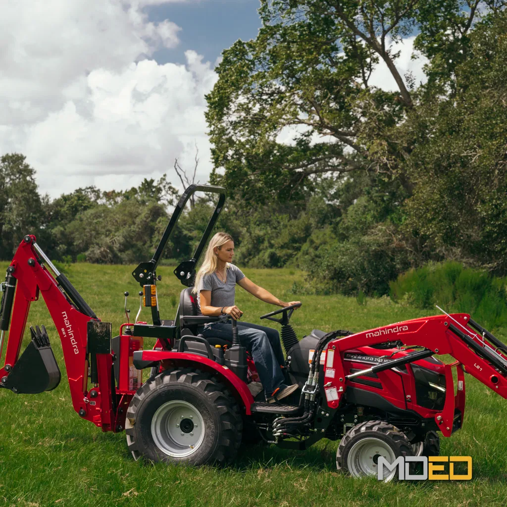 Mahindra 2126 HST open cab avec chargeur frontal et rétro-excavatrice